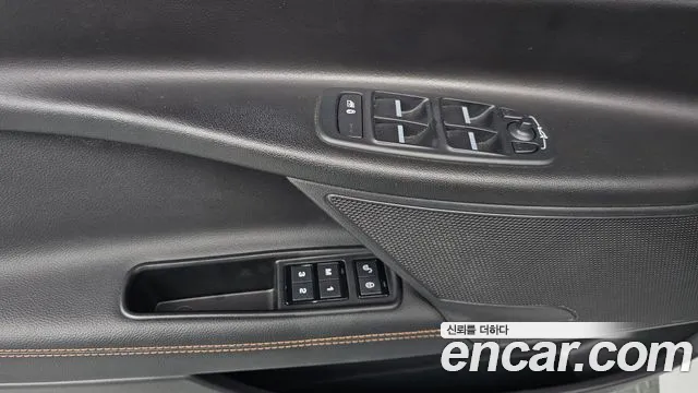 Jaguar XE 2016 — фото 18
