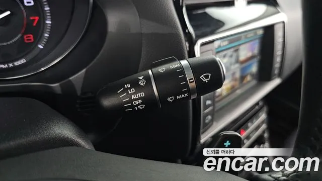 Jaguar XE 2016 — фото 19