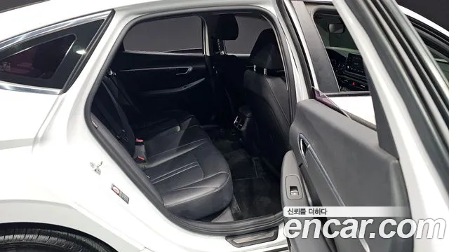 Hyundai Sonata 2020 — фото 11