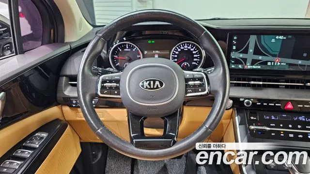 Kia Canival 2021 — фото 19