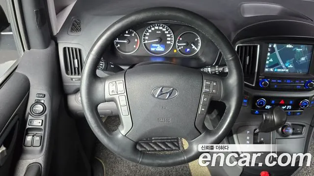 Hyundai Starex 2019 — фото 19