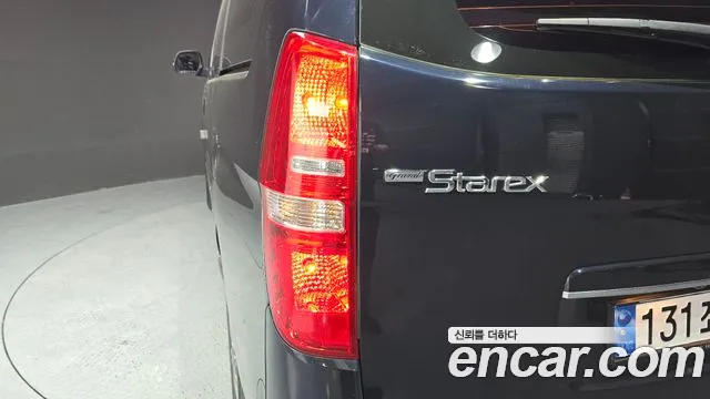 Hyundai Starex 2019 — фото 9