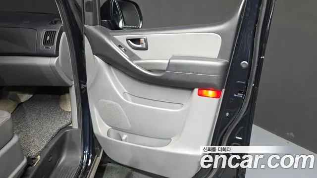 Hyundai Starex 2019 — фото 15
