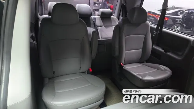 Hyundai Starex 2019 — фото 16