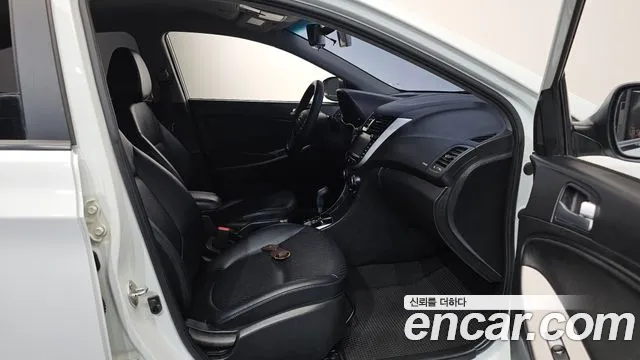 Hyundai Accent 2015 — фото 11