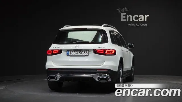 Mercedes-Benz GLB-Class 2022 — фото 4