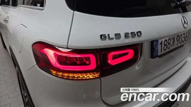 Mercedes-Benz GLB-Class 2022 — фото 9