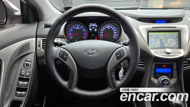 Hyundai AVANTE 2014 — фото 19