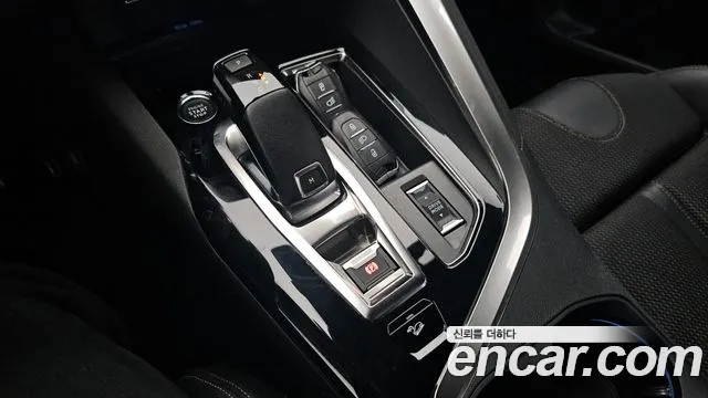 Peugeot 5008 2022 — фото 12