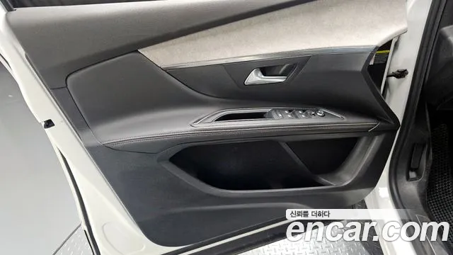 Peugeot 5008 2022 — фото 14
