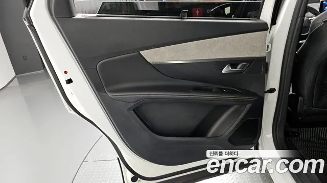 Peugeot 5008 2022 — фото 15