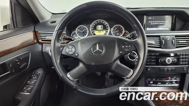 Mercedes-Benz E-Class 2012 — фото 12
