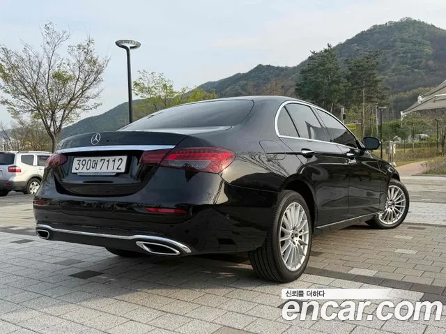 Mercedes-Benz E-Class 2023 — фото 2