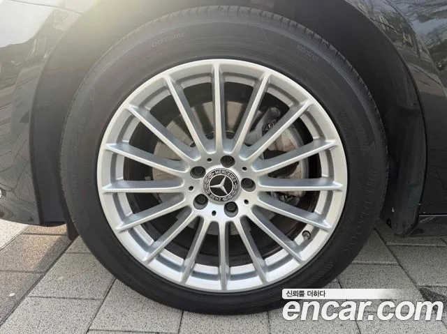 Mercedes-Benz E-Class 2023 — фото 5