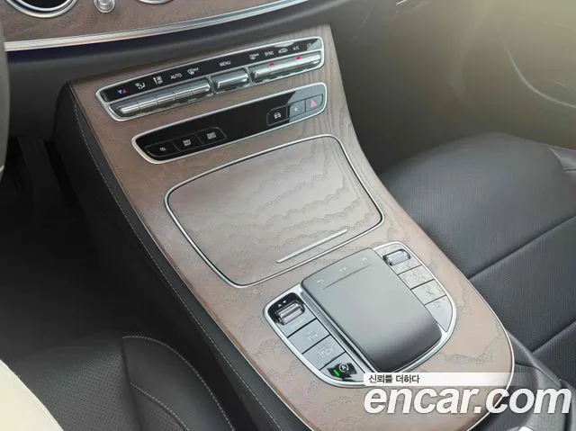 Mercedes-Benz E-Class 2023 — фото 12