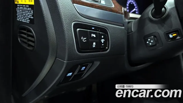 Hyundai Equus 2014 — фото 16