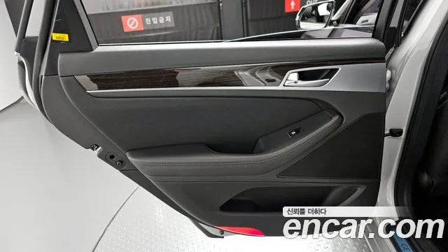 Genesis G80 2018 — фото 15