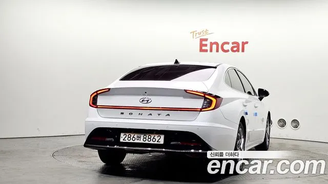 Hyundai Sonata 2022 — фото 4