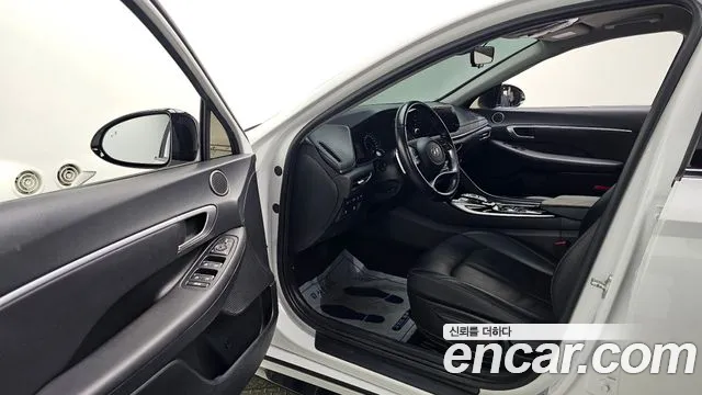 Hyundai Sonata 2022 — фото 10