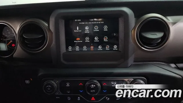 Jeep Wrangler 2019 — фото 20