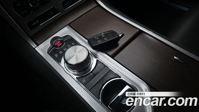 Jaguar XF 2014 — фото 9