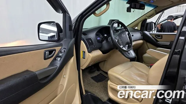 Hyundai Starex 2017 — фото 10