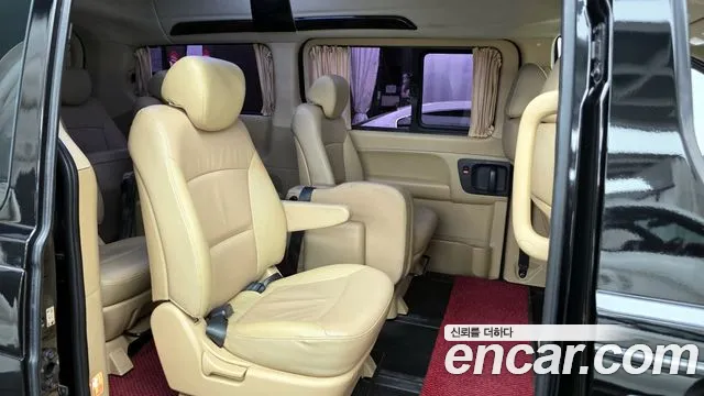 Hyundai Starex 2017 — фото 12