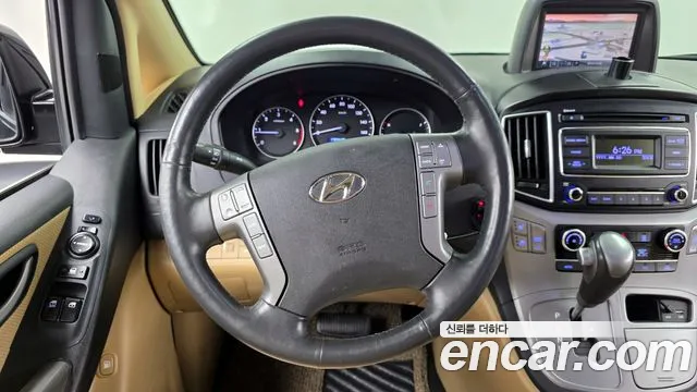 Hyundai Starex 2017 — фото 13