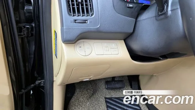 Hyundai Starex 2017 — фото 16