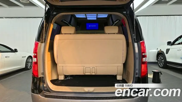 Hyundai Starex 2017 — фото 20