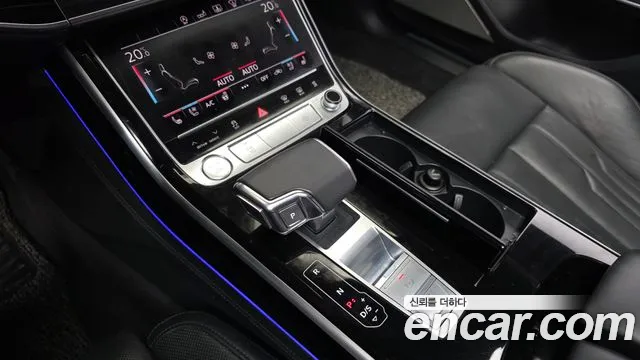 Audi A8 2020 — фото 12
