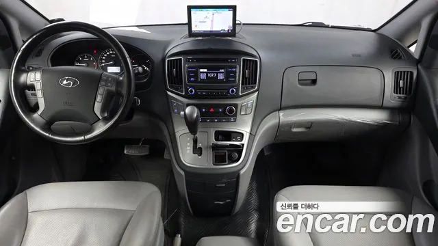Hyundai Starex 2019 — фото 10