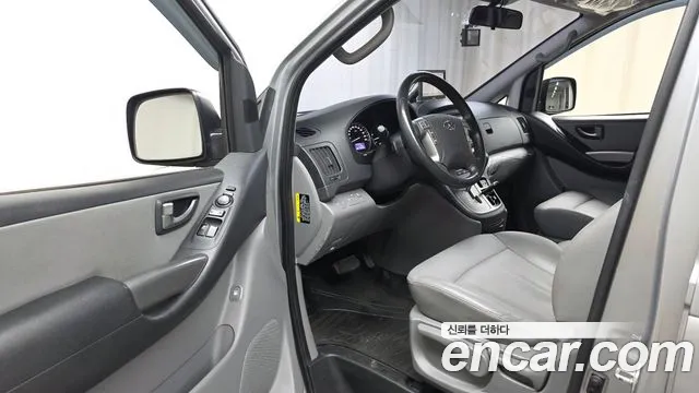 Hyundai Starex 2019 — фото 13