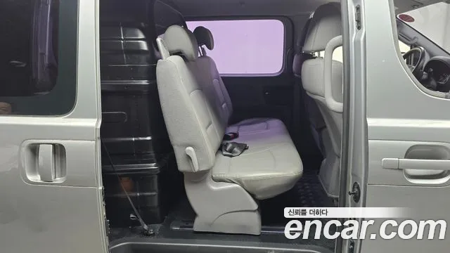 Hyundai Starex 2019 — фото 18