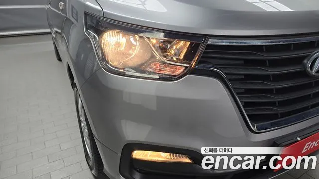 Hyundai Starex 2019 — фото 8