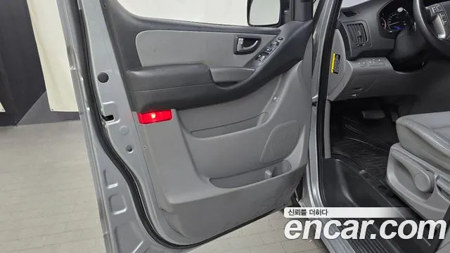 Hyundai Starex 2019 — фото 14