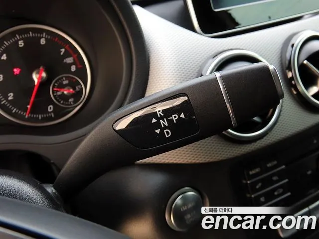 Mercedes-Benz B-Class 2018 — фото 10
