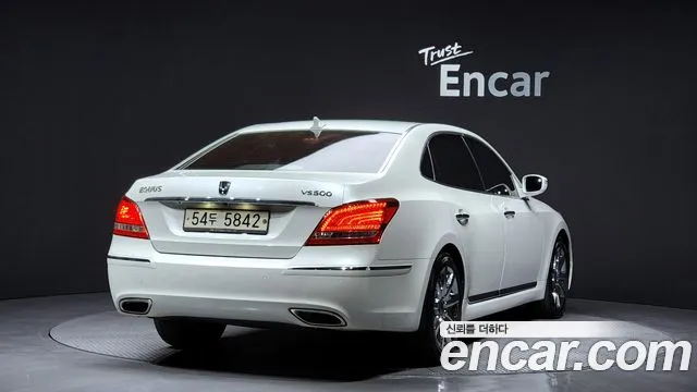 Hyundai Equus 2012 — фото 2