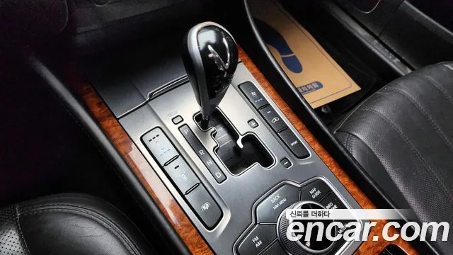 Hyundai Equus 2012 — фото 12