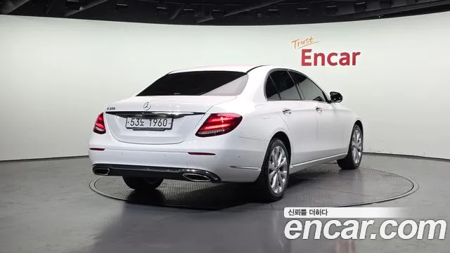 Mercedes-Benz E-Class 2019 — фото 2