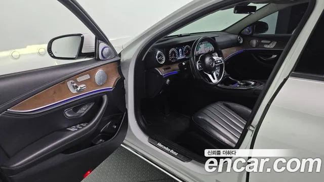 Mercedes-Benz E-Class 2019 — фото 10
