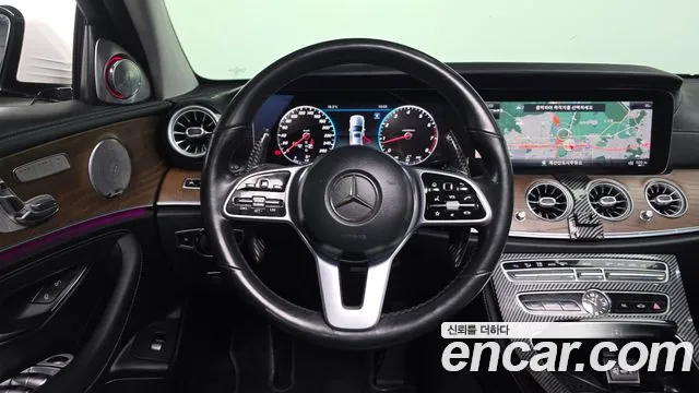 Mercedes-Benz E-Class 2019 — фото 12