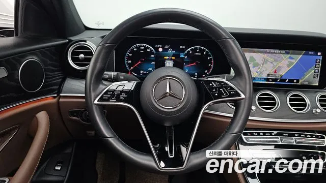 Mercedes-Benz E-Class 2022 — фото 19