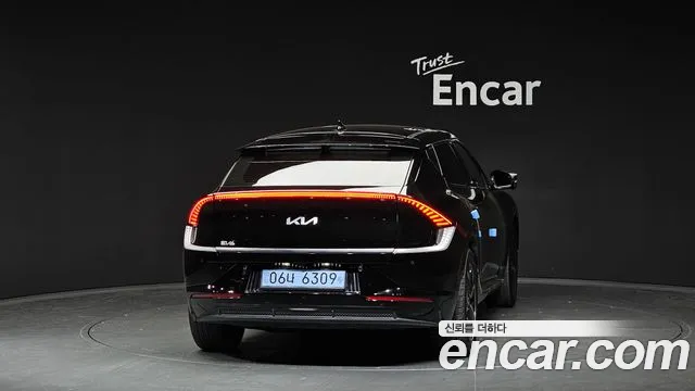 Kia EV6 2023 — фото 3