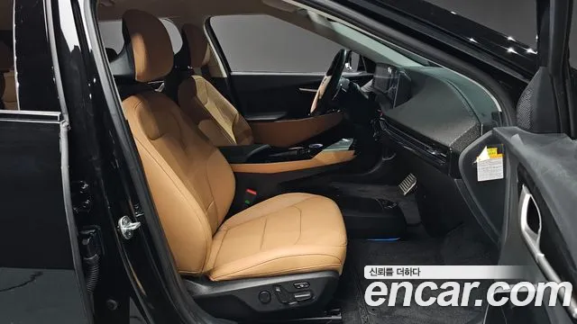 Kia EV6 2023 — фото 16