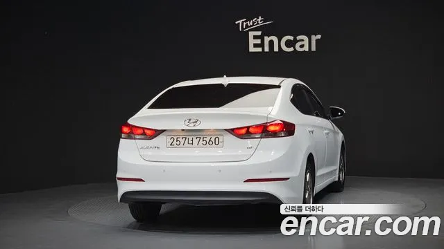 Hyundai AVANTE 2018 — фото 4