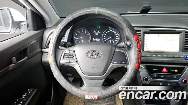 Hyundai AVANTE 2018 — фото 13
