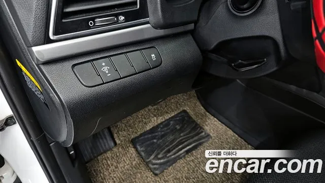 Hyundai AVANTE 2018 — фото 19