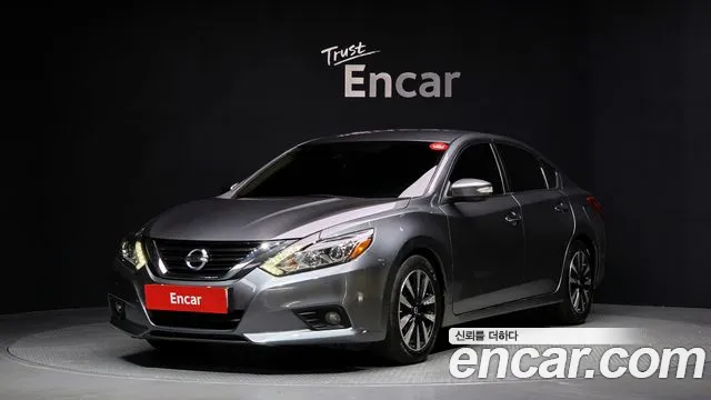 Nissan Altima 2018 — фото 1