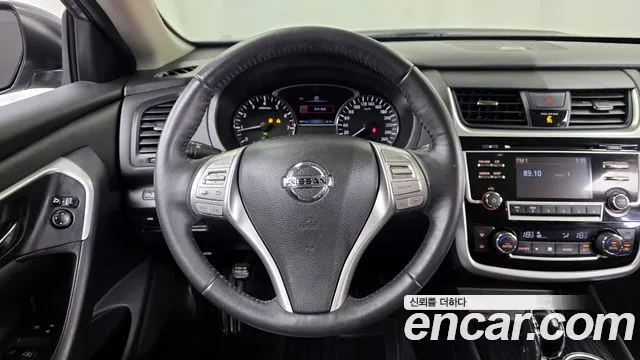 Nissan Altima 2018 — фото 13